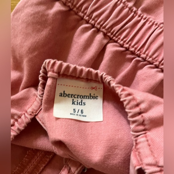 Abercrombie kids pink button romper - Picture 3 of 3